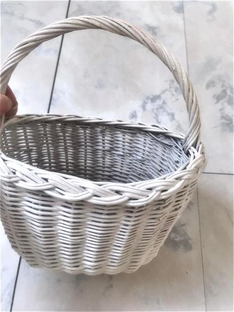 Prútený košíček, 