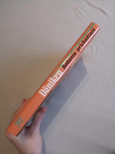 Knihy v slovenčine a češtine (aj samostatne),