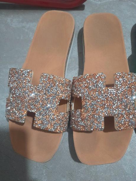 Rôzne značkové šľapky a topánky v 38/38, cena 5e, 39