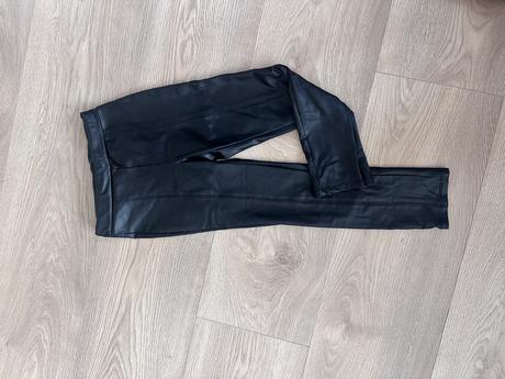 Koženkove nohavice, zara,128