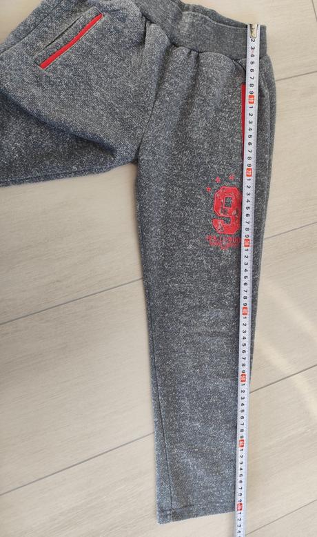 Predám dievčenské teplaky, grace,122