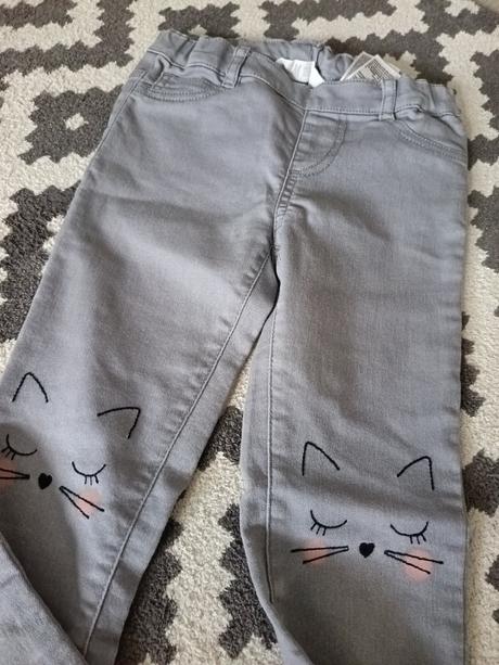 Nohavice s mačiatkami na kolienkách, h&m,116