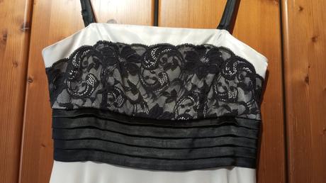 Šaty na príležitosť, s