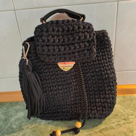 Ručné háčkovany batoh, 