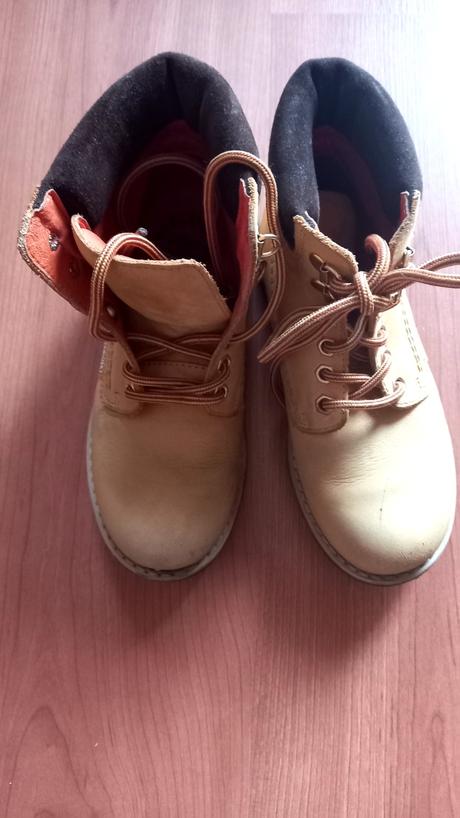 Značkové topánky, 32