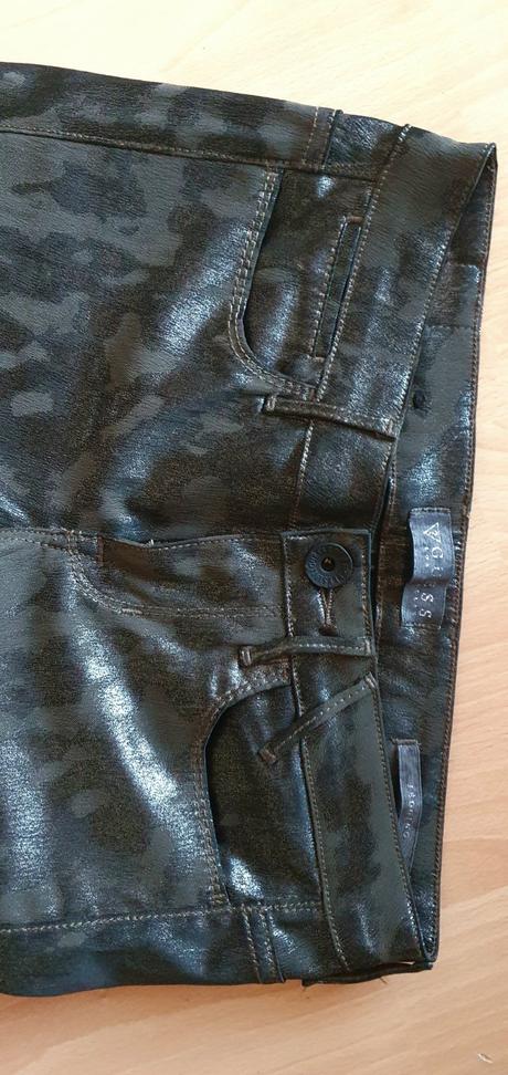 Luxusné guess jeggins veľ. 26, teda asi xs, guess,26 / xs