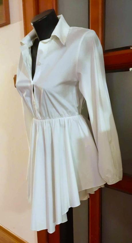 Predám predĺženú bielu blúzku veľ. s, s