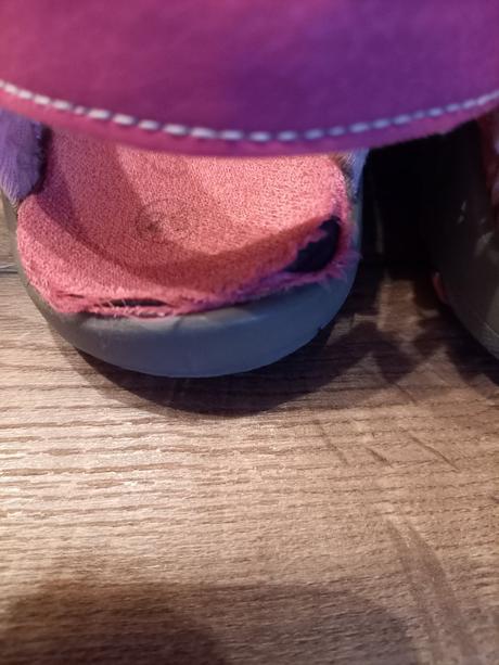 Športové sandálky, 26