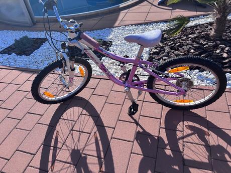Nádherný bicyklik pre dievča, specialized,20