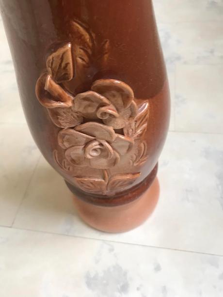 Vyššia zaujímavá váza,