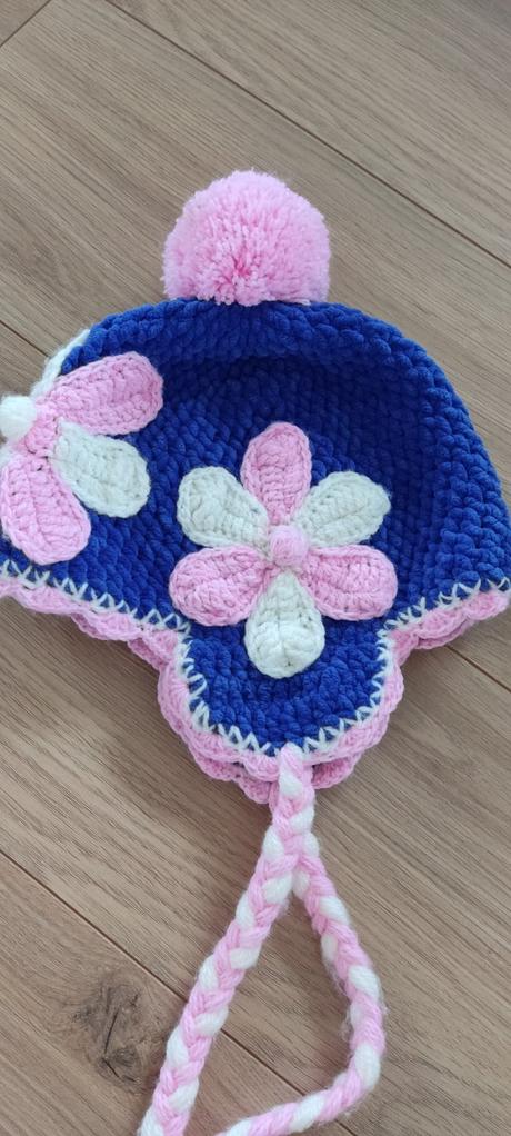 Háčkovana ušianka 49-53 cm, 128