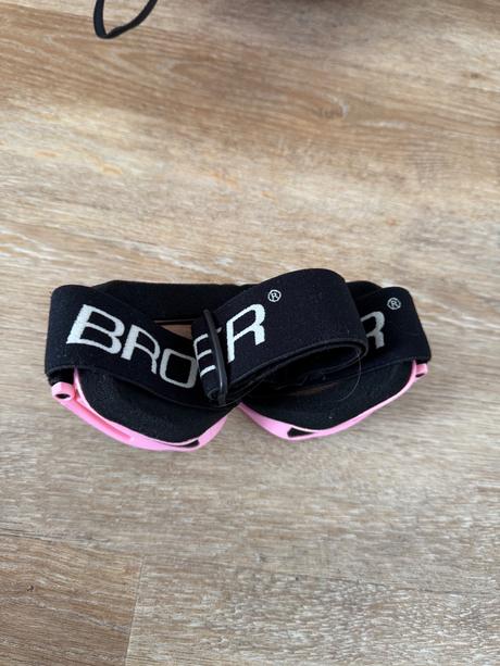 Lyžiarska prilba a okuliare v.s, s