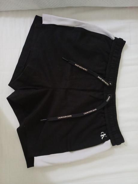 Kratase calvin klein, calvin klein,s