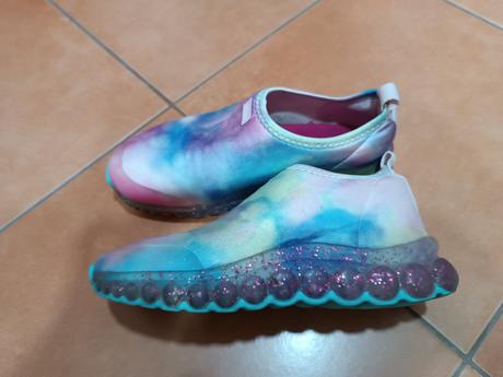 Svietiace tenisky, 34