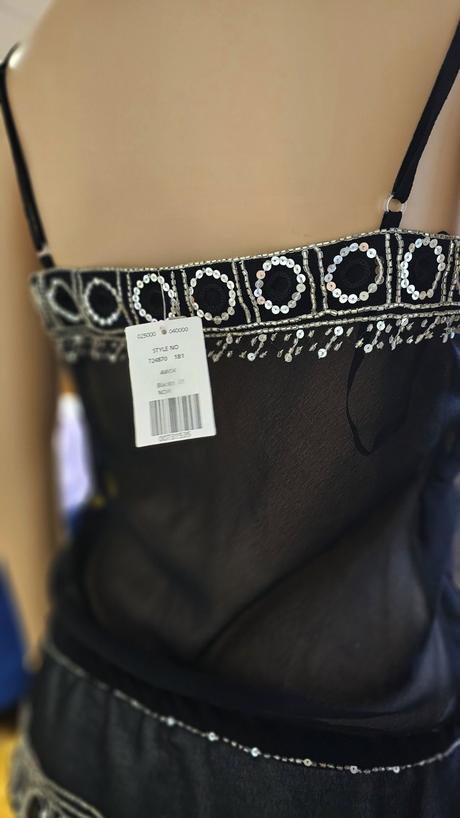 Top so striebornou aplikáciou, new look,38