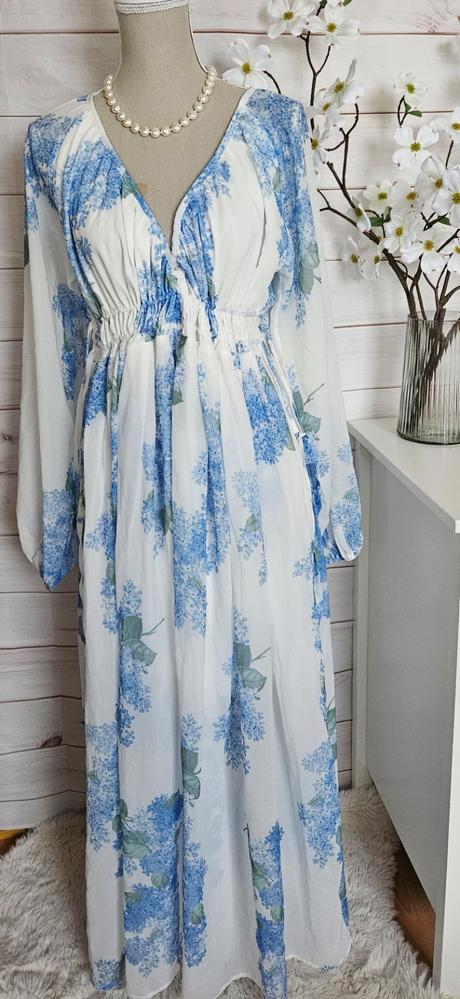 Krásne lahulinké šaty, 