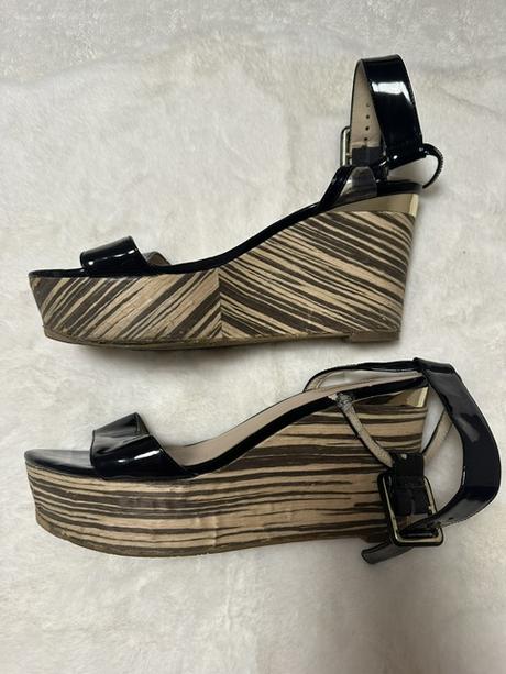 Čierne sandálky na platforme zn. guess originál, guess,40