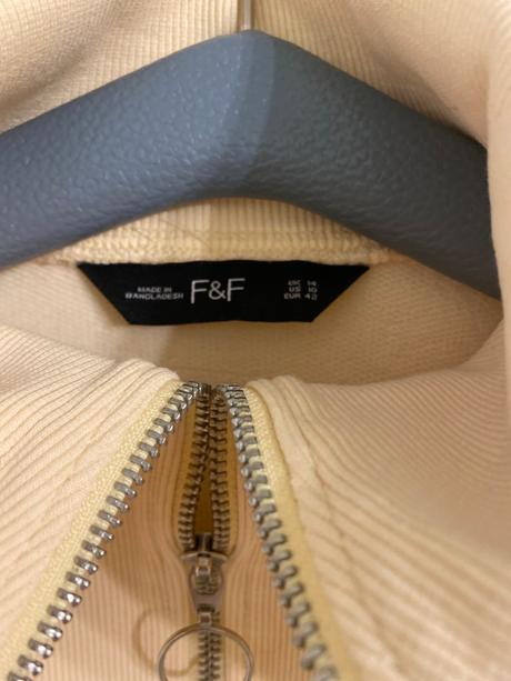 Bledožltá raz oblečená mikina s vysokým golierom, f&f,42
