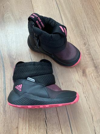 Zimne cizmy snehule adidas, adidas,23