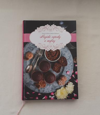 Kniha receptov, magické cupcaky a mafiny, 