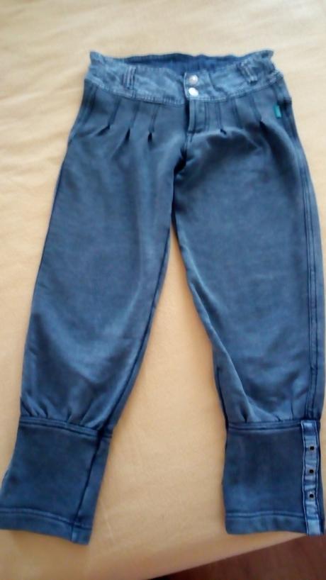 Zaujímavé tepláky aladinky, 146