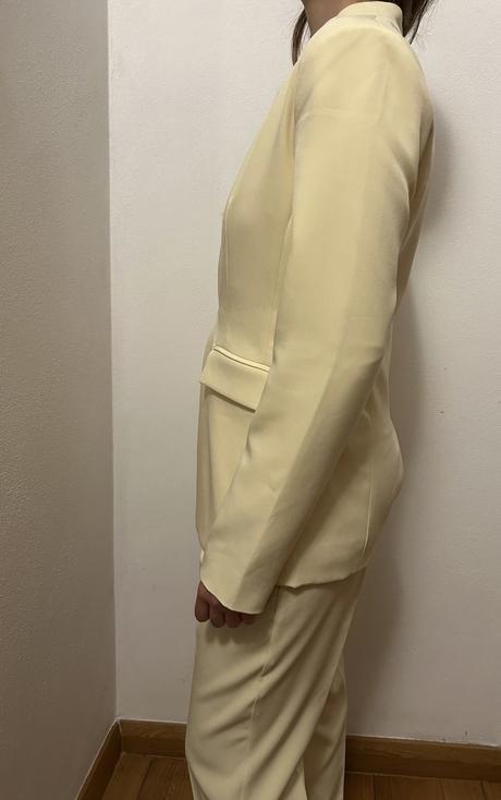 Kostým bledožltý, mohito,32
