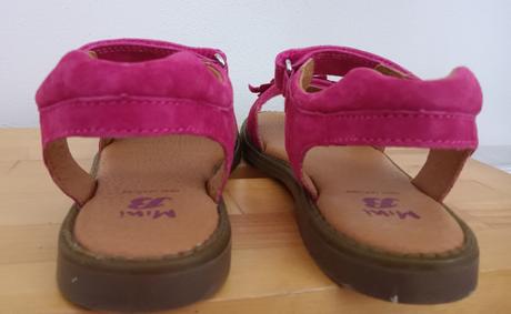 Nové kožené sandálky na suché zipsy zn.baťa, baťa,36