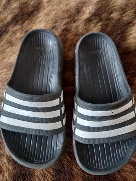 Šľapky, adidas,28