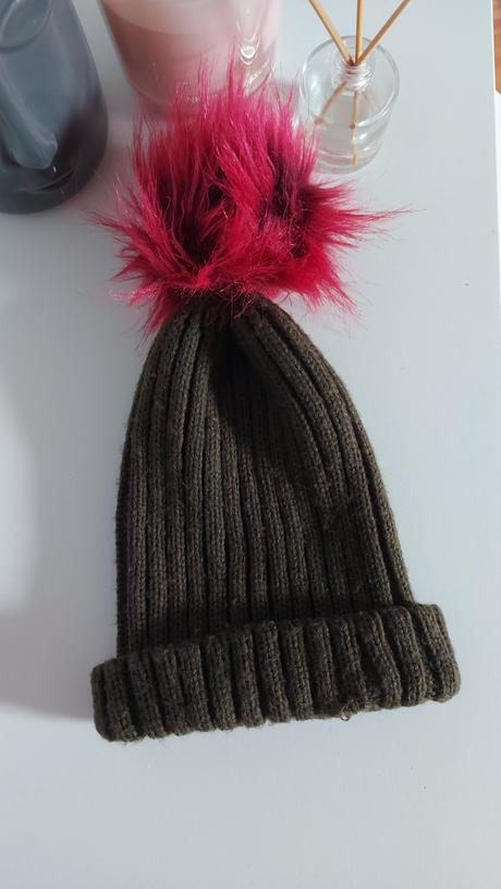 Kaki ciapka s velkym brmbolcom, 57cm,