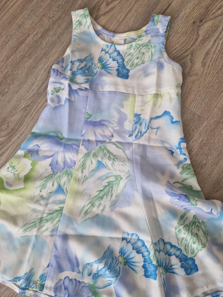 Šatky xs/s, 122 / 128