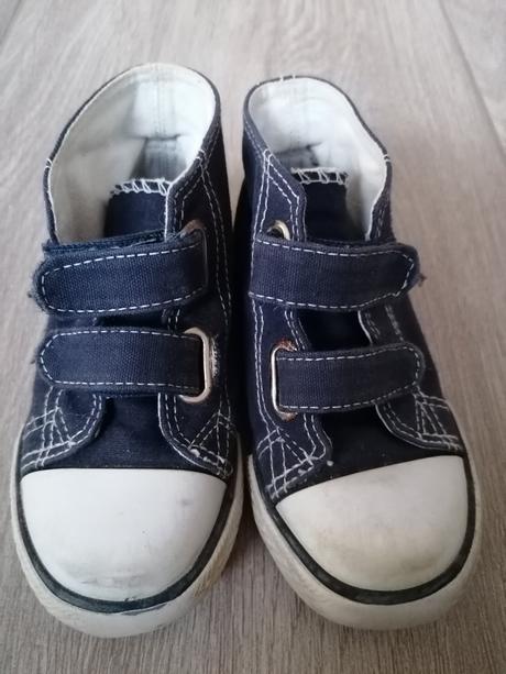 Platené tenisky, 25