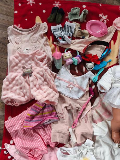 New born llorens s veľkou kopou doplnkov, 