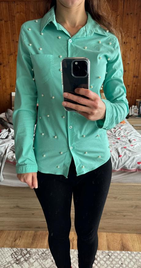 Predám košeľu, 36