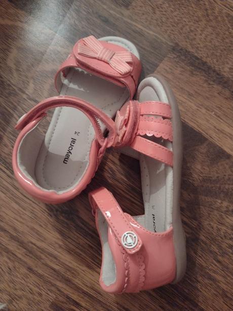 Sandalky, mayoral,24