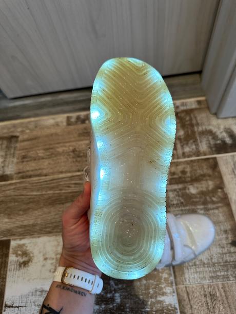 Svietiace tenisky, primark,34