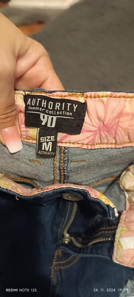 Kraťase, authority,m