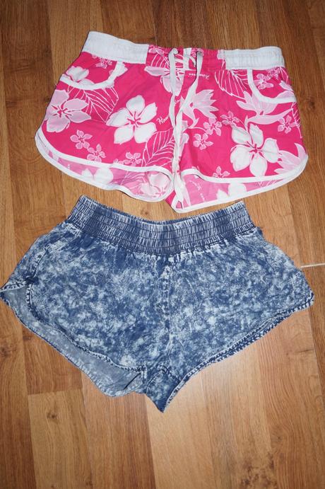 2 kusy kraťasov-cena spolu, m