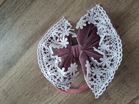 Body plus čelenka, 62