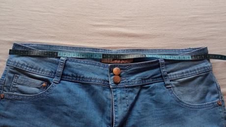 Dámske kraťasy, 36