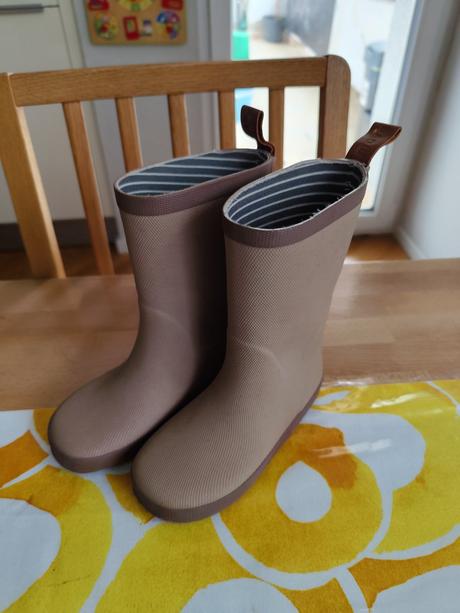 Ruzove gumaky move by melton, 27