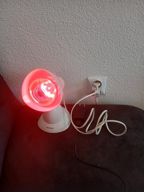 Infračervená lampa,