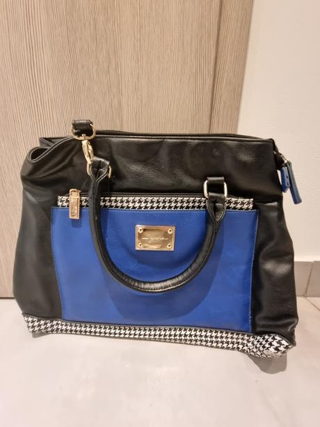 Čierno-modrá kabelka segue, 