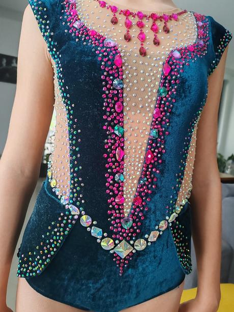 Gymnastický dres, 146