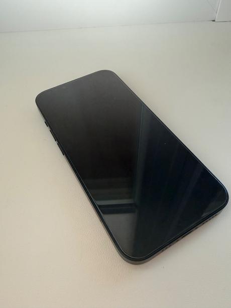 Predám iphone 13 midnight 256gb verzia, apple