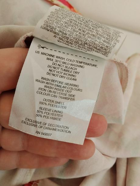 Romantické kvetinové šaty s odhaleným chrbtom, amisu,36