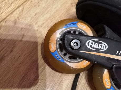 Kolieskové korčule, 32