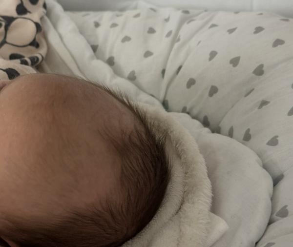 Kedy ostrihať predné vlásky bábätku?