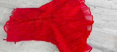 Šaty s bolerkom vhodné i na ples i na redovy tanec, s