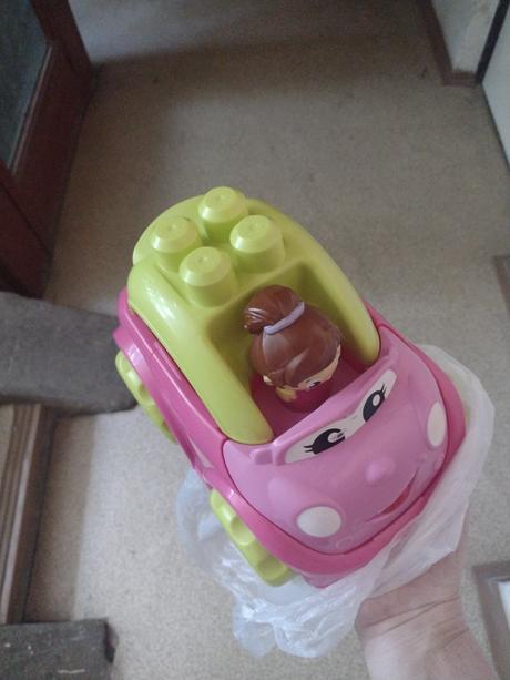 Auticko mega blocks s figurkou babiky,