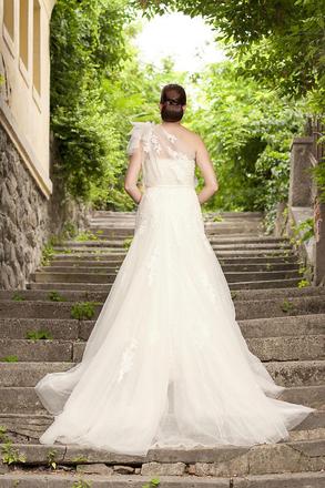 Pronovias urizar, m